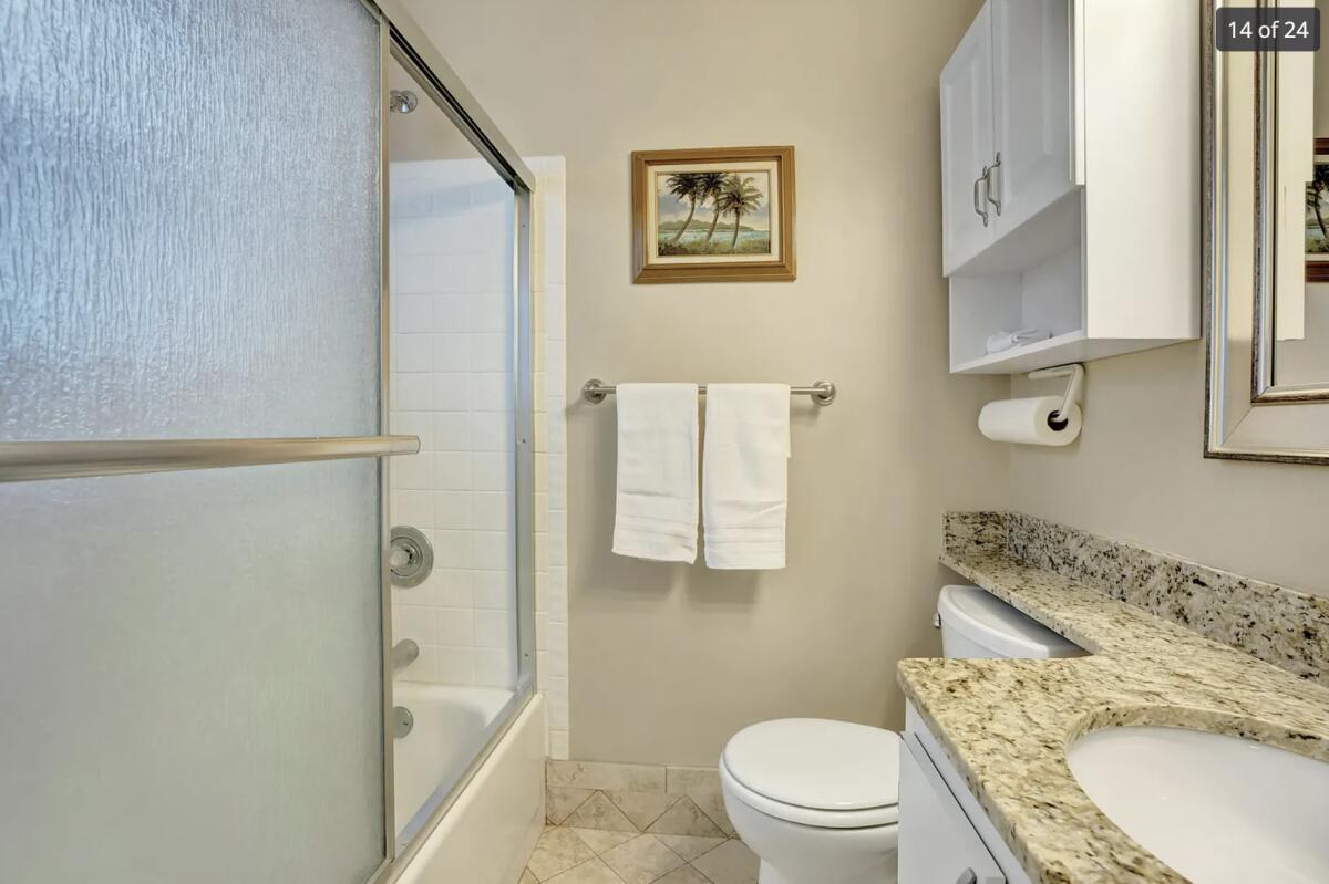942 Jeffery Street Boca Raton, FL 33487 - Photo 8 of 14 8