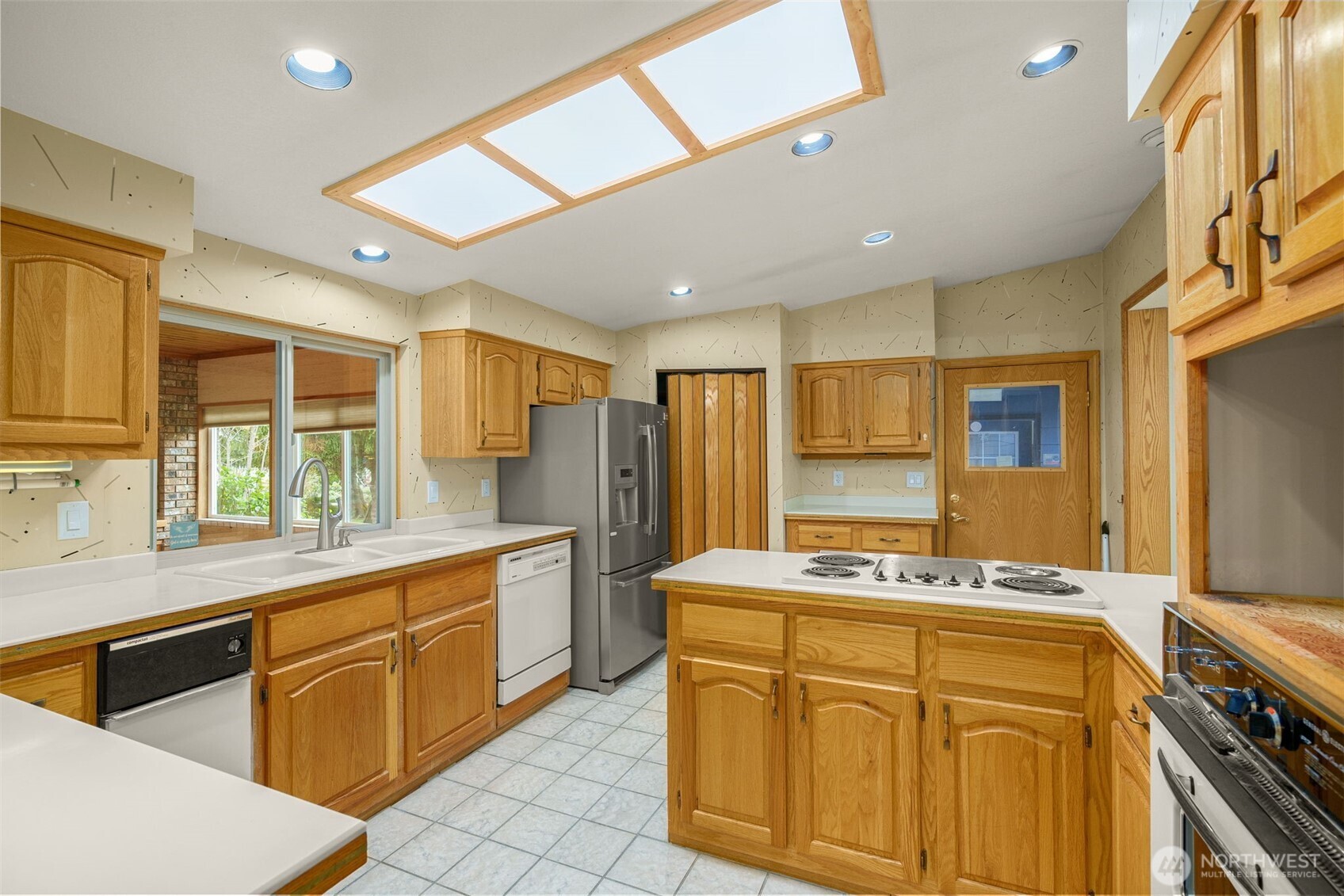 921 241st Place Southwest Bothell, WA 98021 - Photo 9 of 32