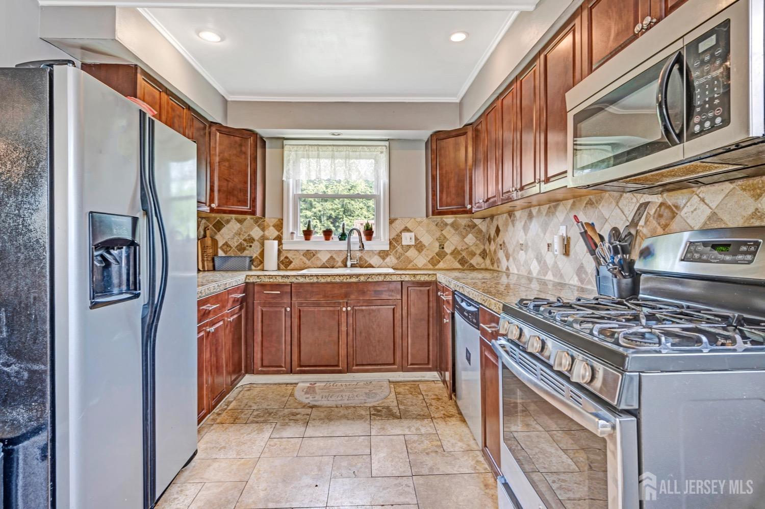 110 Parker Street Middlesex, NJ 08846 - Photo 12 of 28