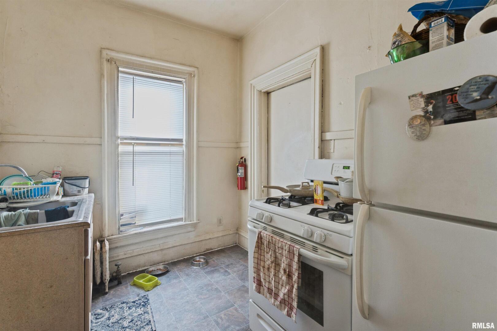 431 6th Avenue South Clinton, IA 52732 - Photo 7 of 24