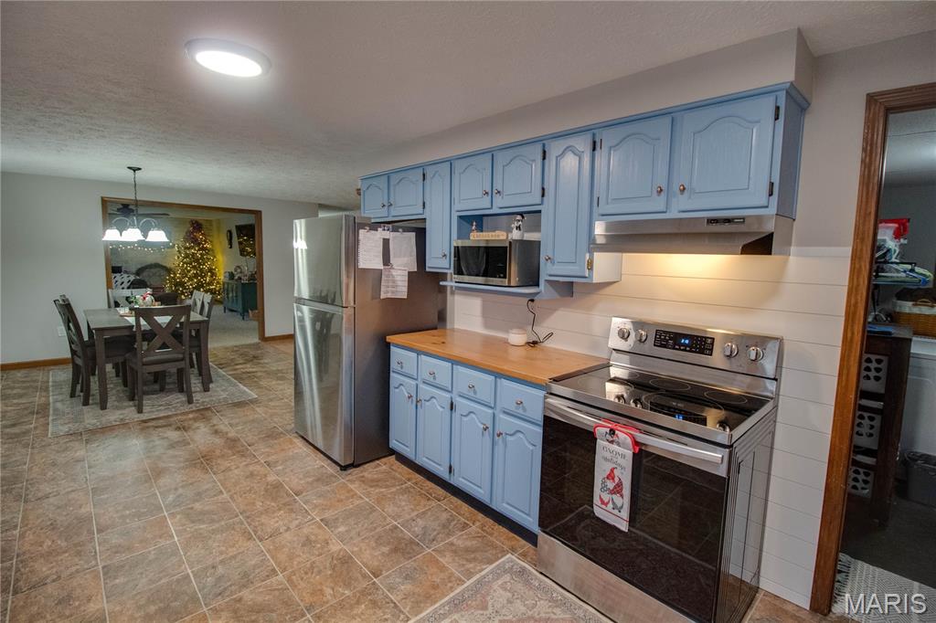 32952 Crystal Lake Road Jerseyville, IL 62052 - Photo 12 of 43