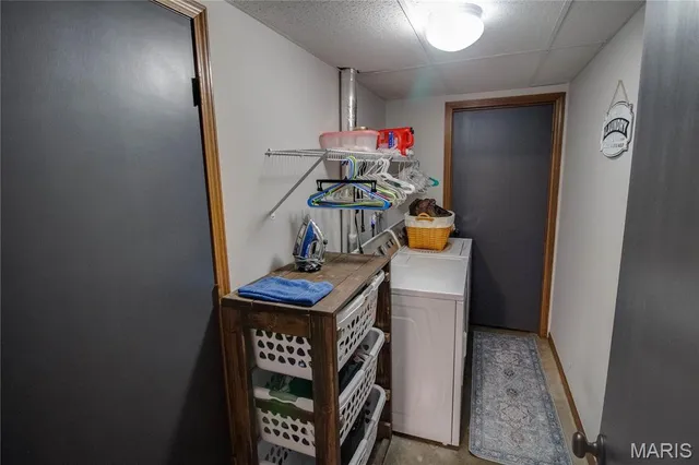 $389,000 | 32952 Crystal Lake Road, Jerseyville, IL 62052