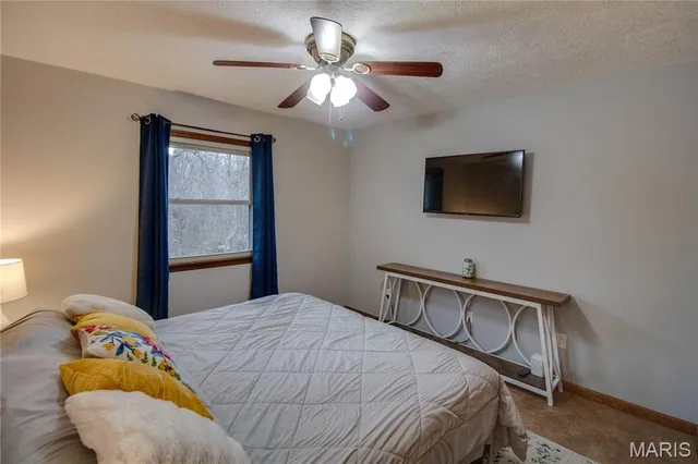 $389,000 | 32952 Crystal Lake Road, Jerseyville, IL 62052