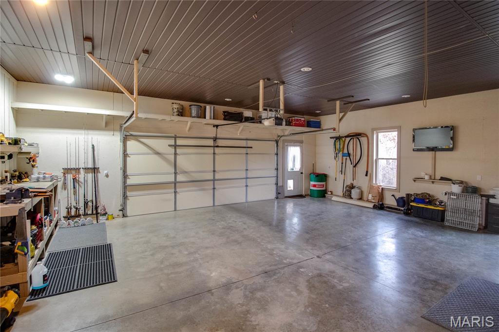 32952 Crystal Lake Road Jerseyville, IL 62052 - Photo 37 of 43