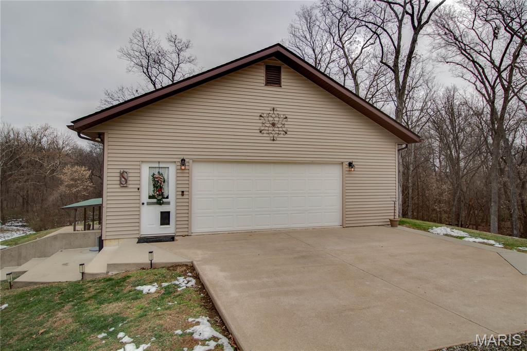 32952 Crystal Lake Road Jerseyville, IL 62052 - Photo 38 of 43