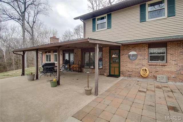 $389,000 | 32952 Crystal Lake Road, Jerseyville, IL 62052