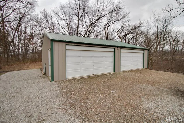 $389,000 | 32952 Crystal Lake Road, Jerseyville, IL 62052