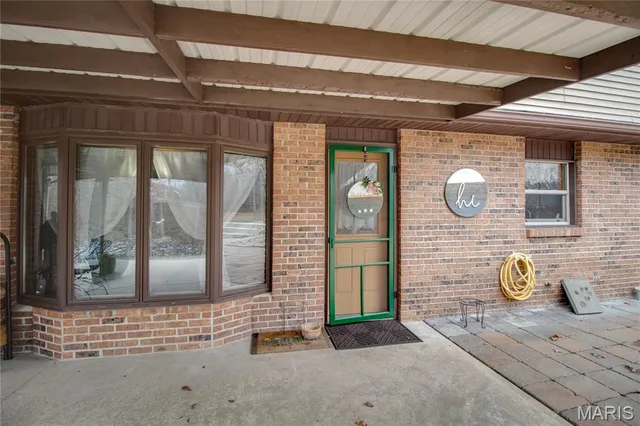 $389,000 | 32952 Crystal Lake Road, Jerseyville, IL 62052