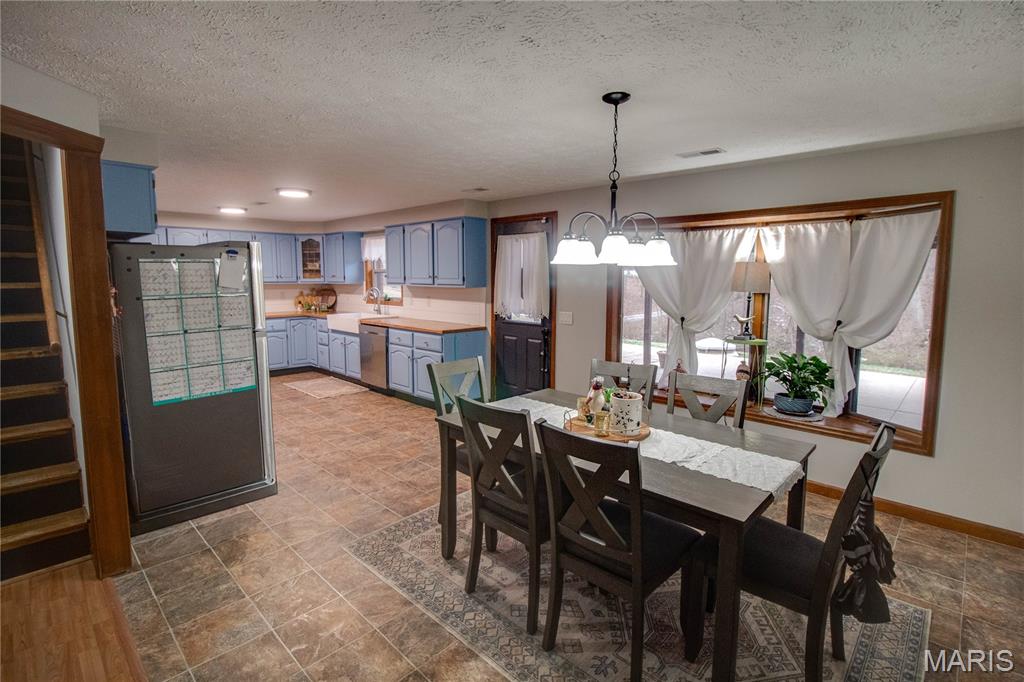 32952 Crystal Lake Road Jerseyville, IL 62052 - Photo 7 of 43