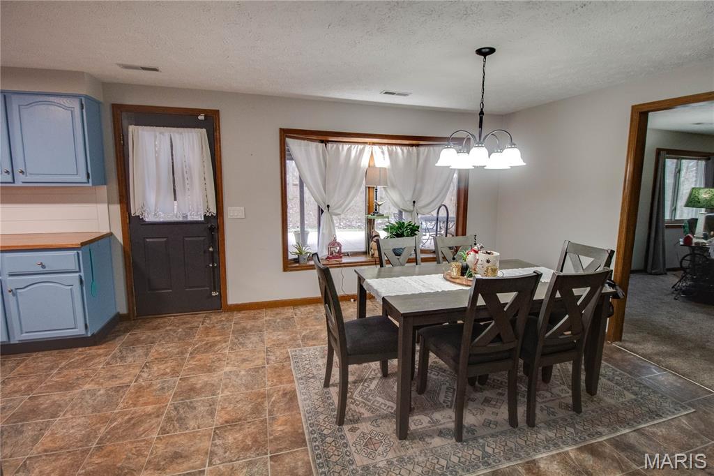 32952 Crystal Lake Road Jerseyville, IL 62052 - Photo 8 of 43