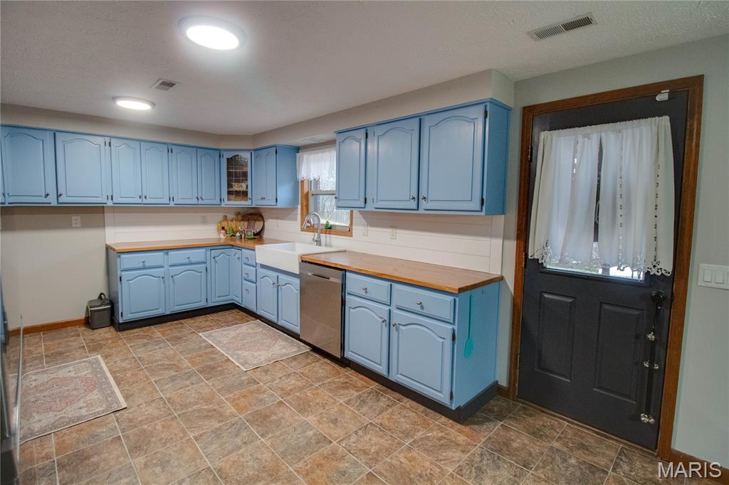 32952 Crystal Lake Road Jerseyville, IL 62052 - Photo 10 of 43