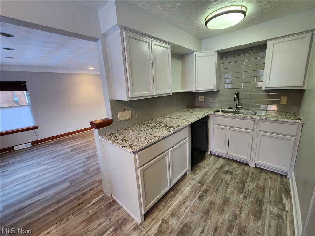 2452 Bromley Road Cleveland, OH 44118 - Photo 7 of 24