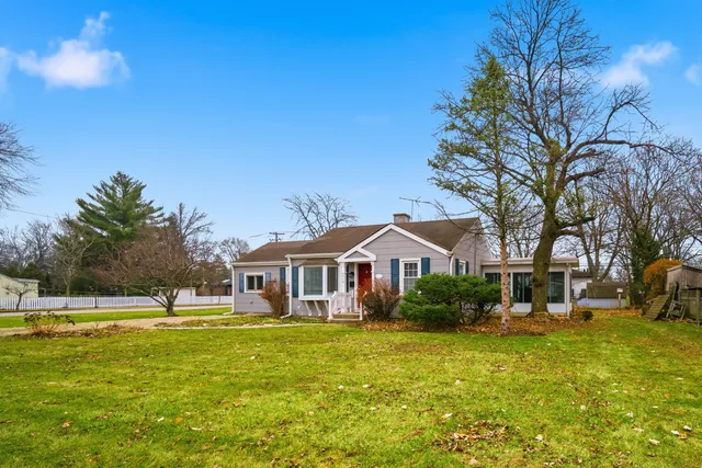 $480,000 | 715 Glenwood Lane, Glenview, IL 60025