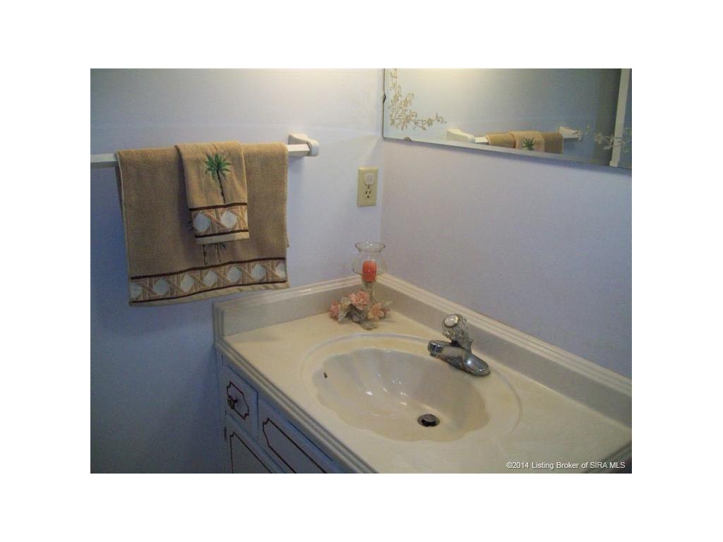 887 Georgetown-Lanesville Road Georgetown, IN 47122 - Photo 21 of 39