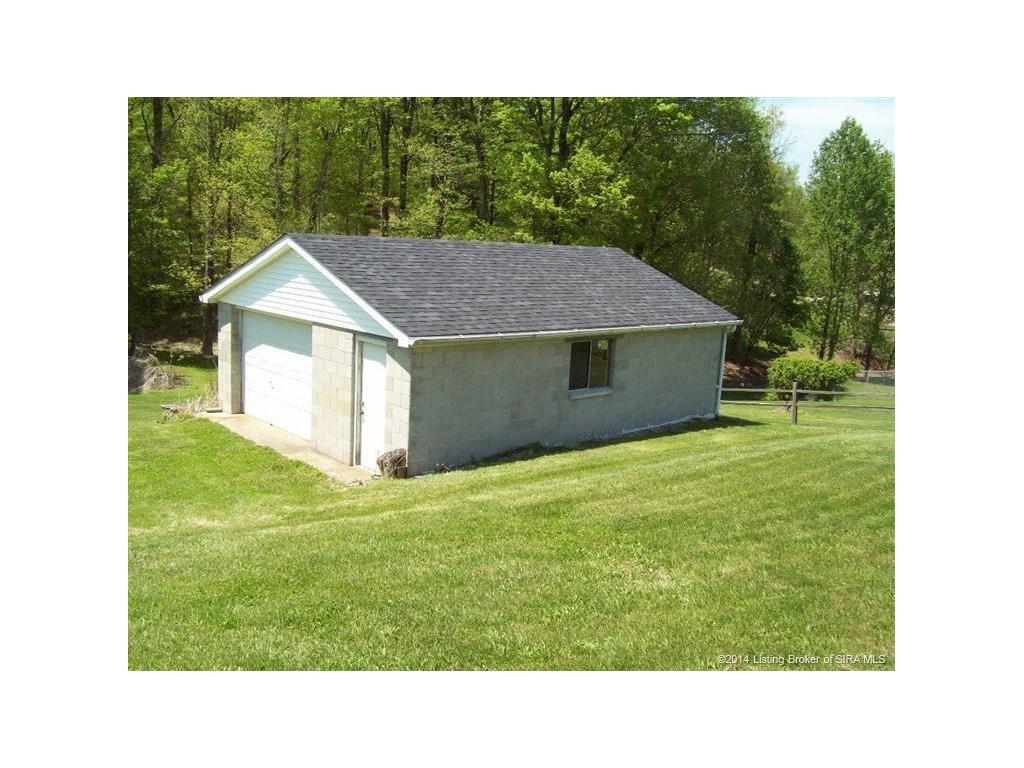 887 Georgetown-Lanesville Road Georgetown, IN 47122 - Photo 4 of 39