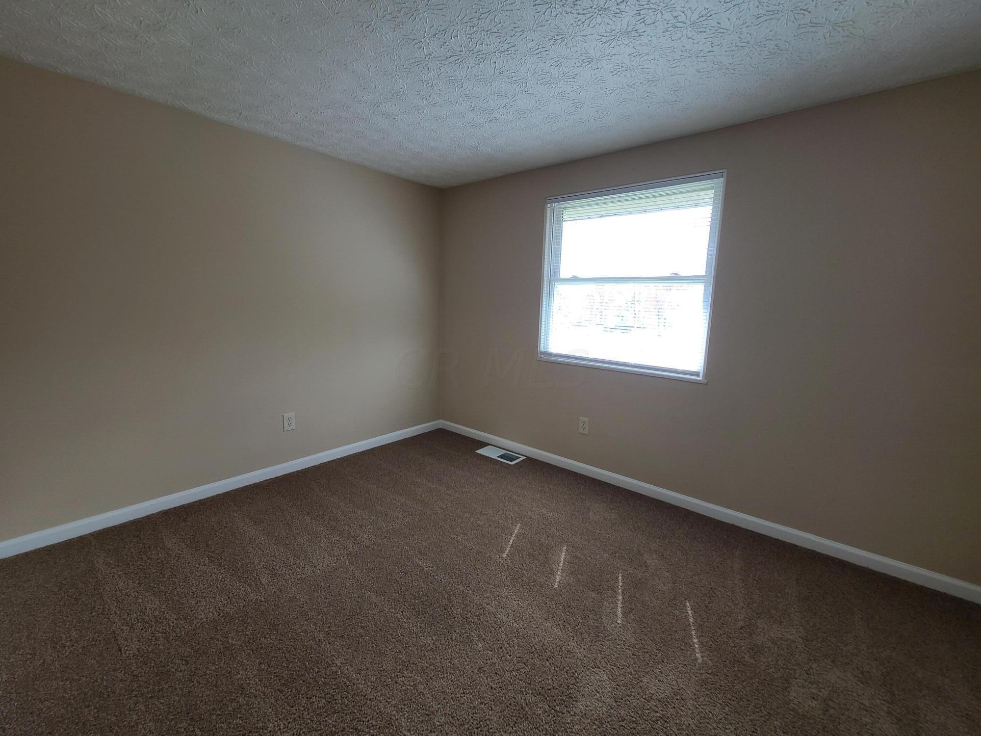 3499-3501 Oakcrest Road Columbus, OH 43232 - Photo 18 of 31 3501: bedroom #1