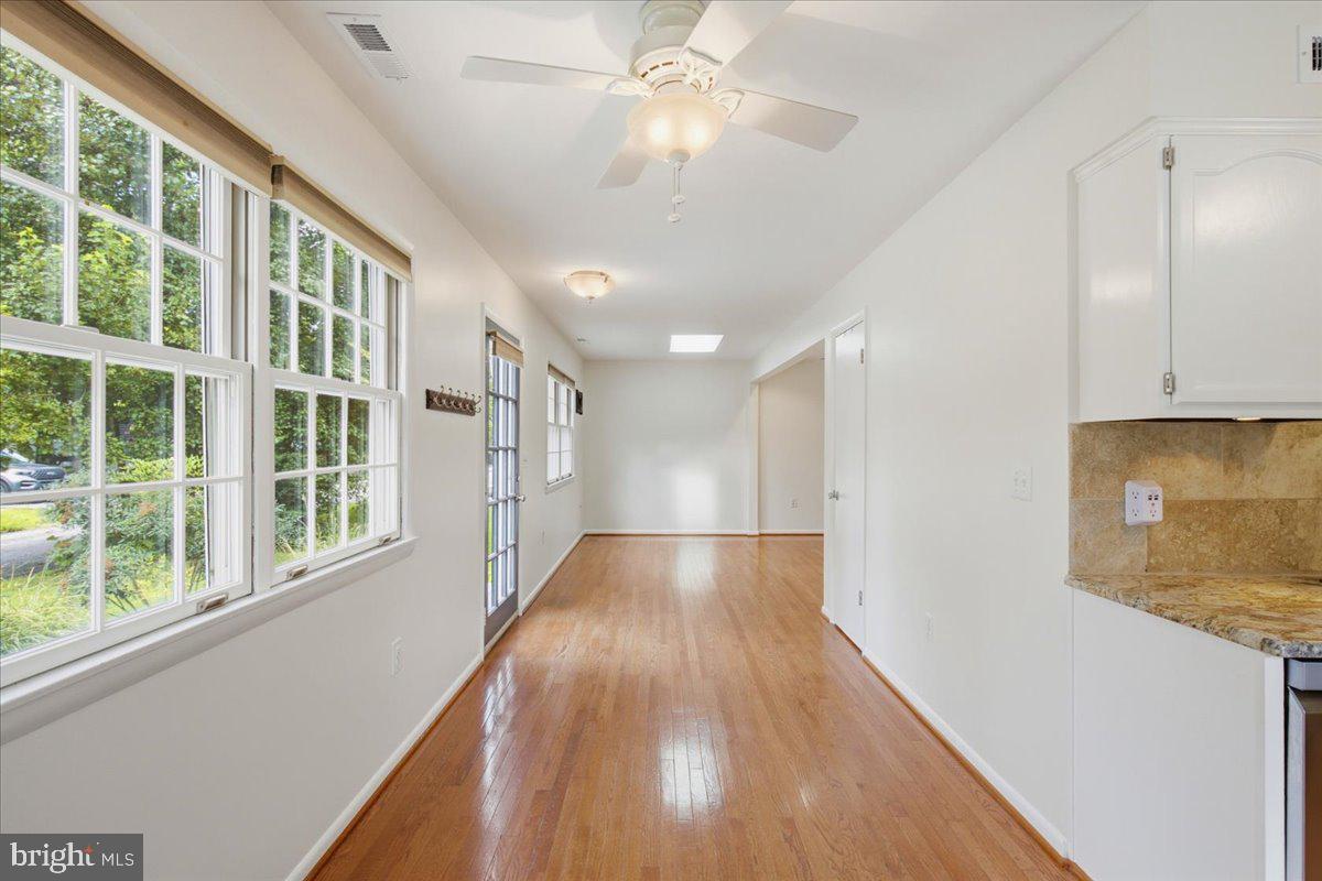 4911 Magnolia Ridge Road Shady Side, MD 20764 - Photo 13 of 41 Breakfast Area and Hallway