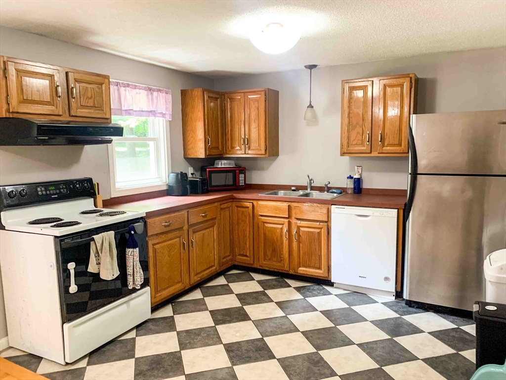 48 Stillwater Road, Unit B Deerfield, MA 01373 - Photo 1 of 9 Gallery Image 1