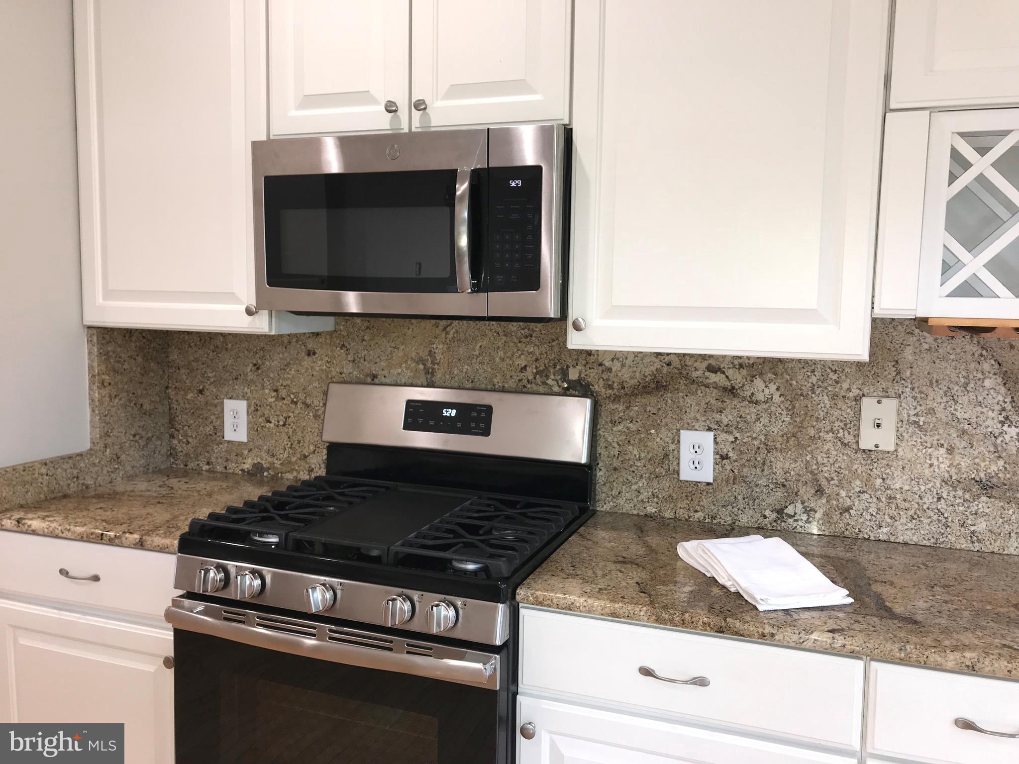 175 Riverton Place Edgewater, MD 21037 - Photo 7 of 26 Gas Range, new Stainless Steel Appliances