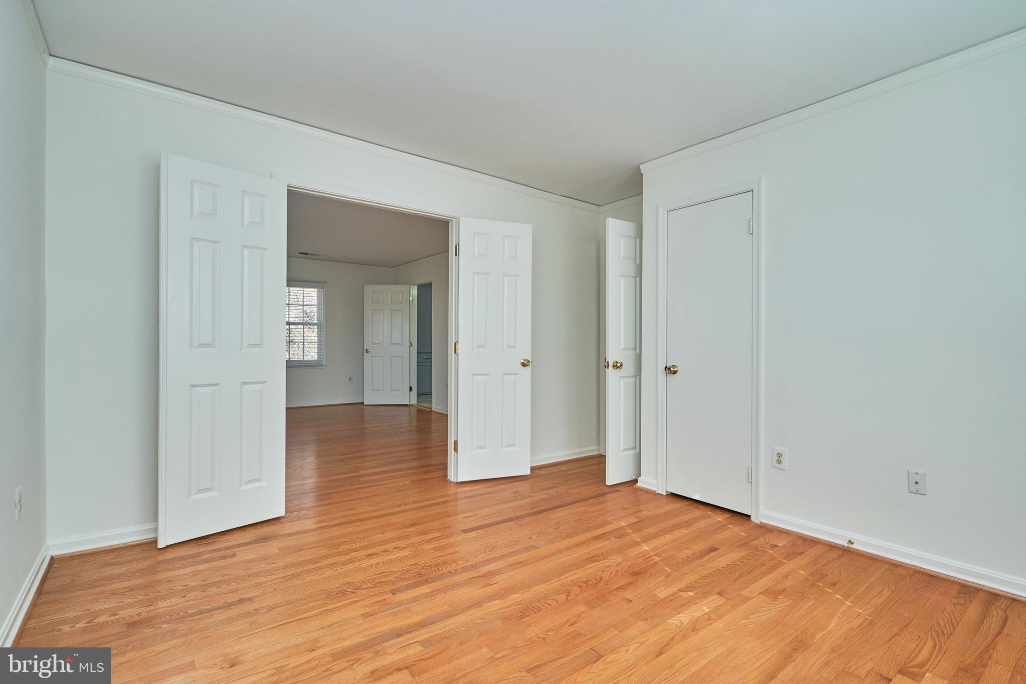 5806 Bent Twig Road McLean, VA 22101 - Photo 25 of 37 Primary Bedroom