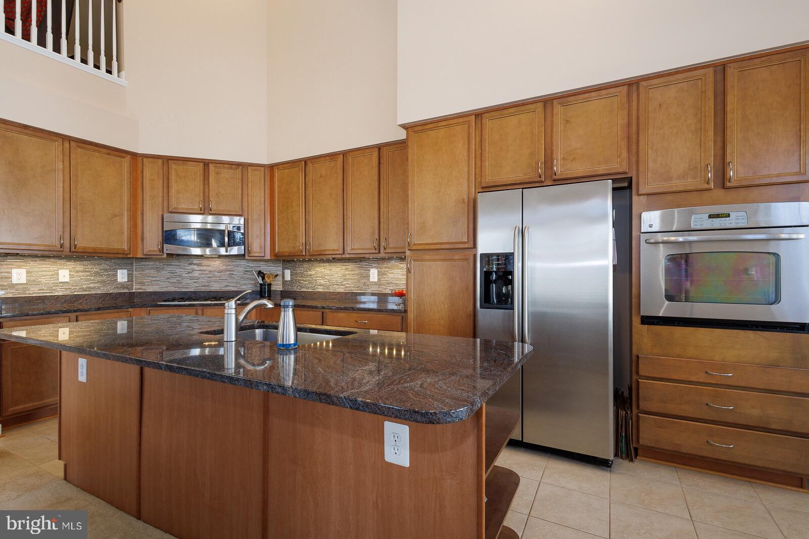 7224 Ivy Bank Road Laurel, MD 20707 - Photo 15 of 37 LOTS OF WORK SPACE IN THIS LARGE KITCHEN
