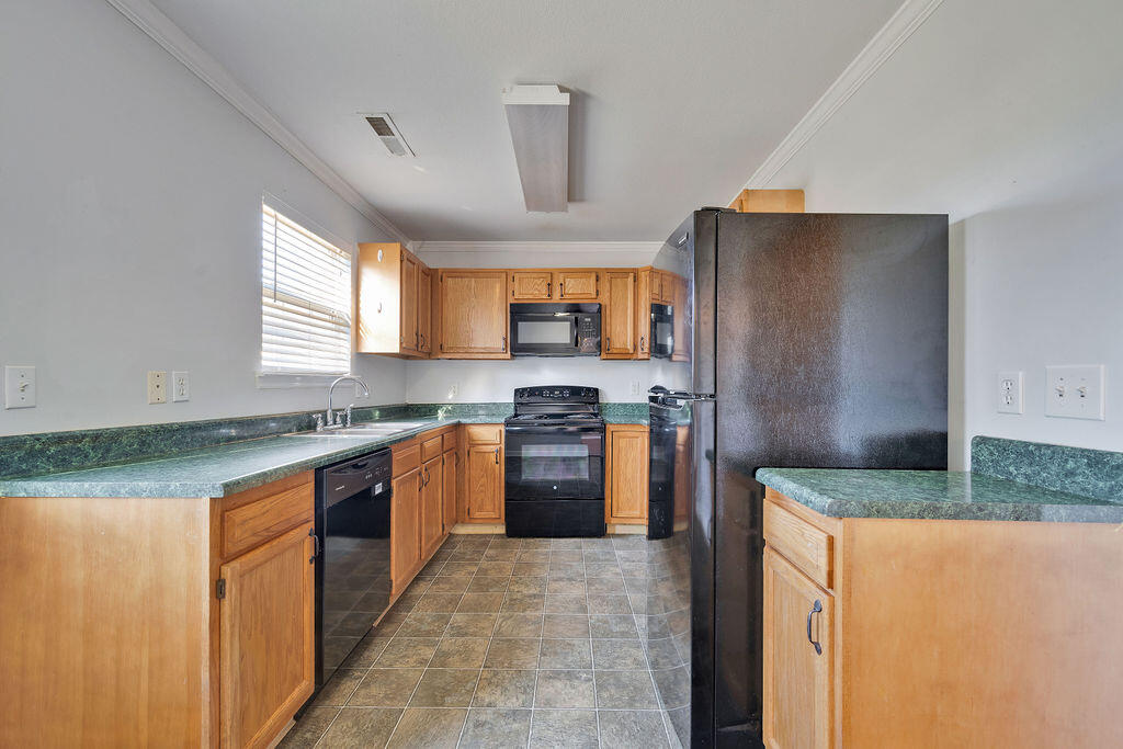 4073 Alexis Circle Chattanooga, TN 37406 - Photo 15 of 41 Kitchen