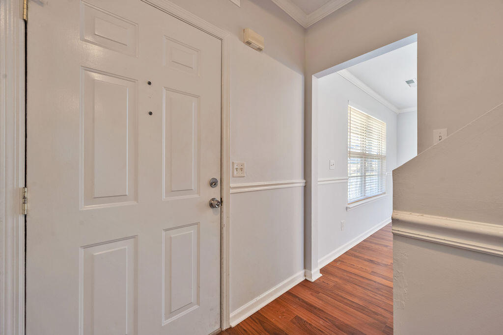 4073 Alexis Circle Chattanooga, TN 37406 - Photo 19 of 41 Hall leading to stairway