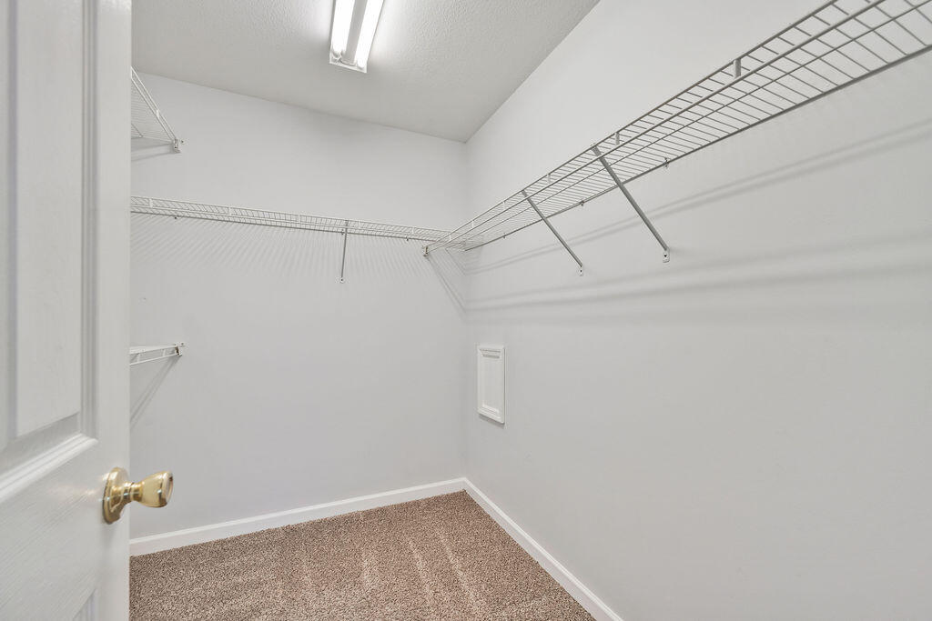 4073 Alexis Circle Chattanooga, TN 37406 - Photo 25 of 41 Primary closet