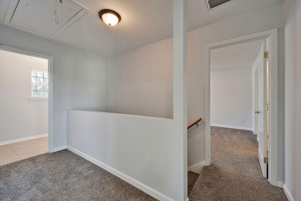 4073 Alexis Circle Chattanooga, TN 37406 - Photo 26 of 41 Hallway Upstairs