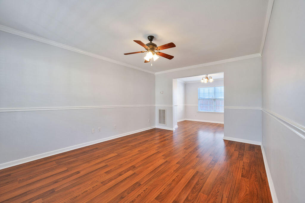 4073 Alexis Circle Chattanooga, TN 37406 - Photo 5 of 41 Living Room