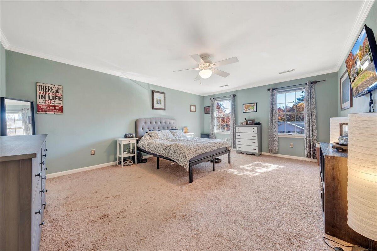 6128 Buckland Mill Road Roanoke, VA 24019 - Photo 33 of 37 a living room with furniture and a flat screen tv