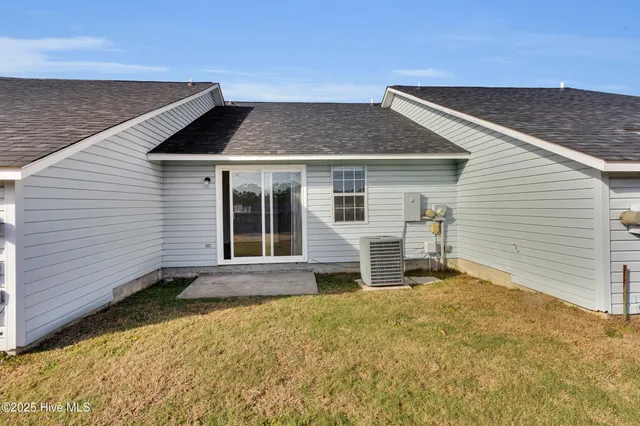 $1,250 | 118 Witten Circle, Unit B, Havelock, NC 28532