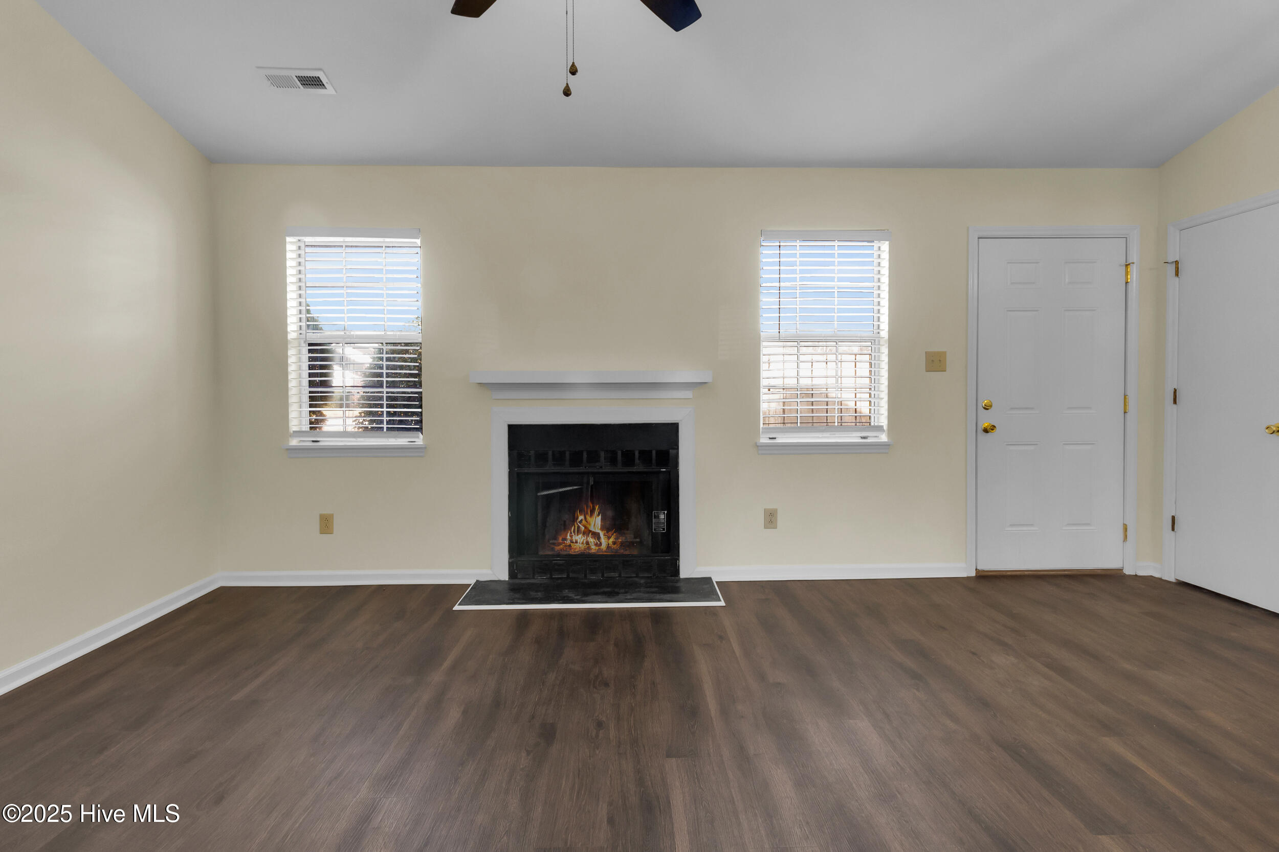 118 Witten Circle, Unit B Havelock, NC 28532 - Photo 5 of 29 5_12