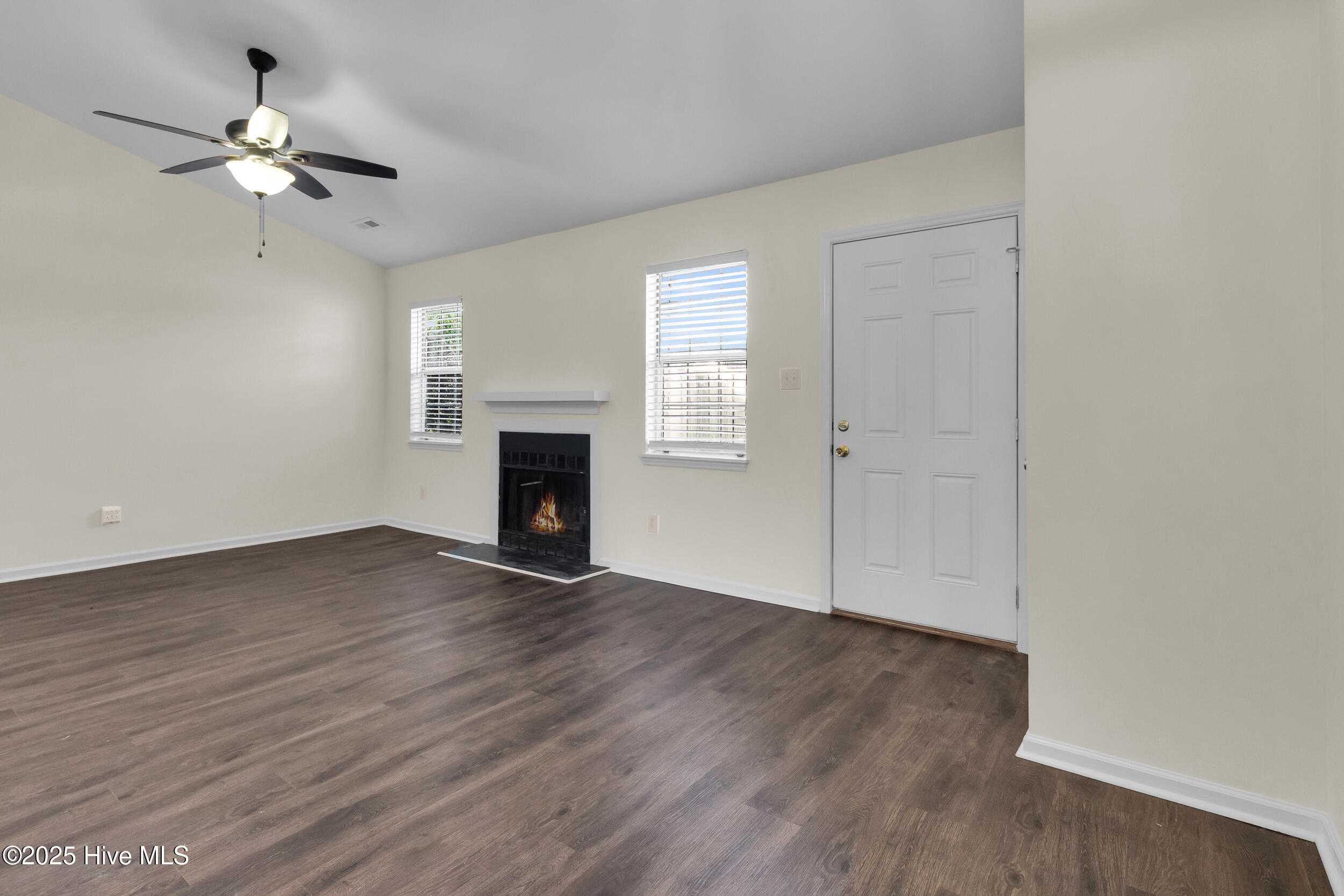 118 Witten Circle, Unit B Havelock, NC 28532 - Photo 7 of 29 7_14