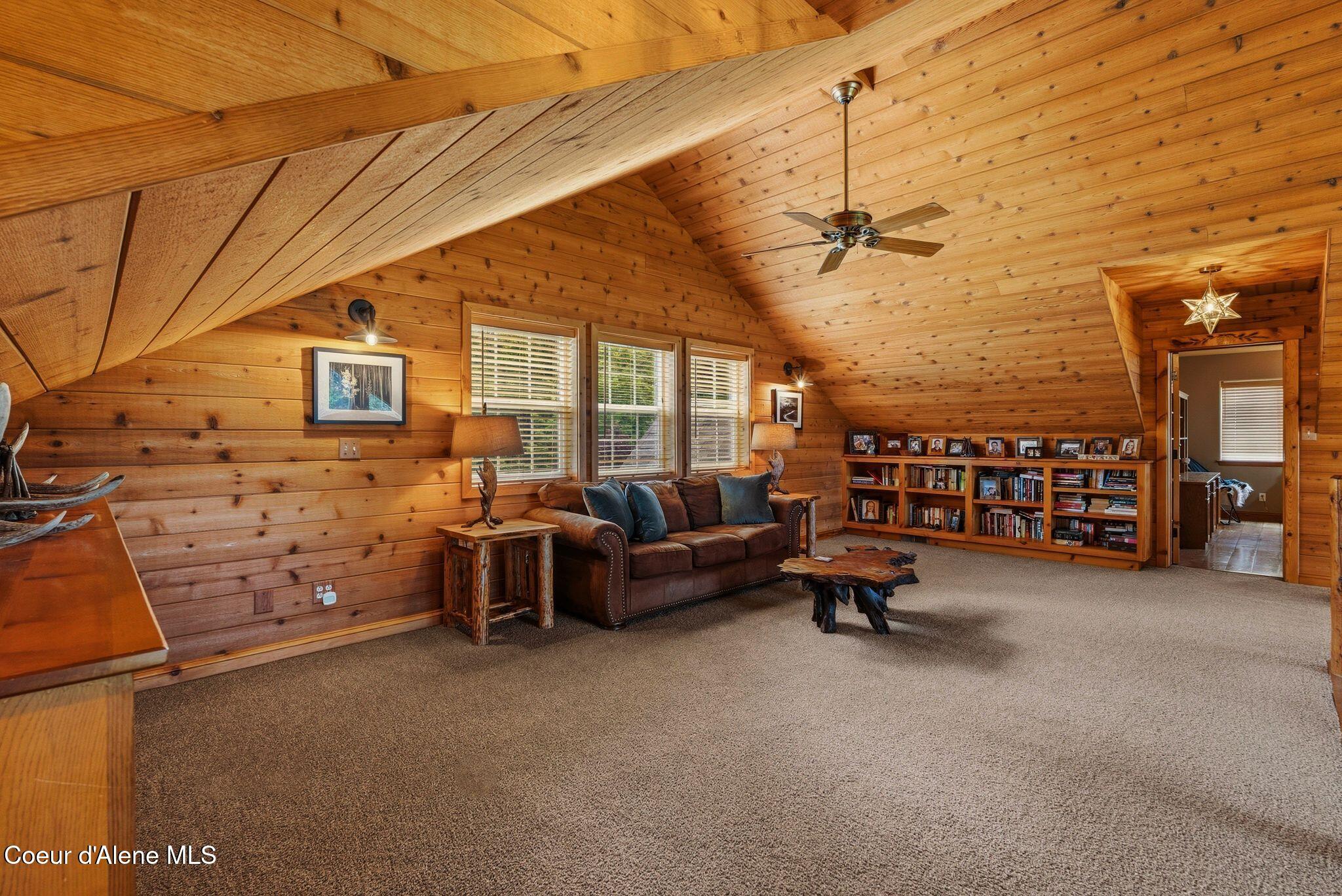 235 Kiebert Loop Hope, ID 83836 - Photo 38 of 97 Family room