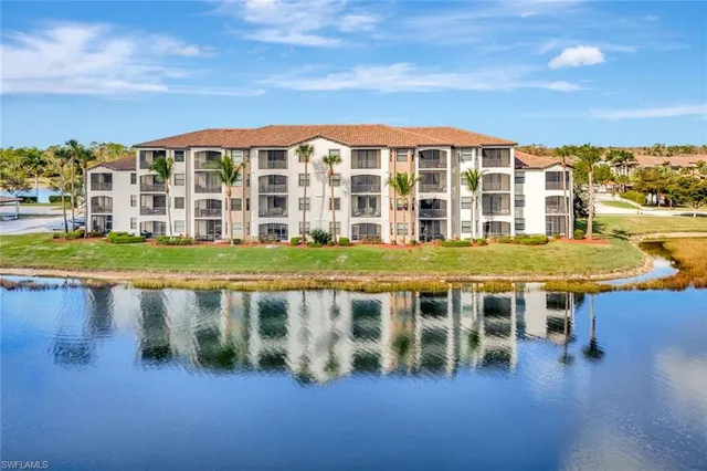 $469,000 | 9554 Trevi Court, Unit 4726, Naples, FL 34113
