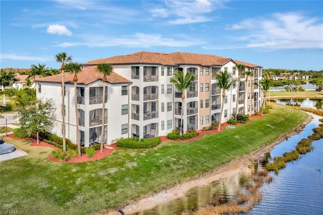 $469,000 | 9554 Trevi Court, Unit 4726, Naples, FL 34113