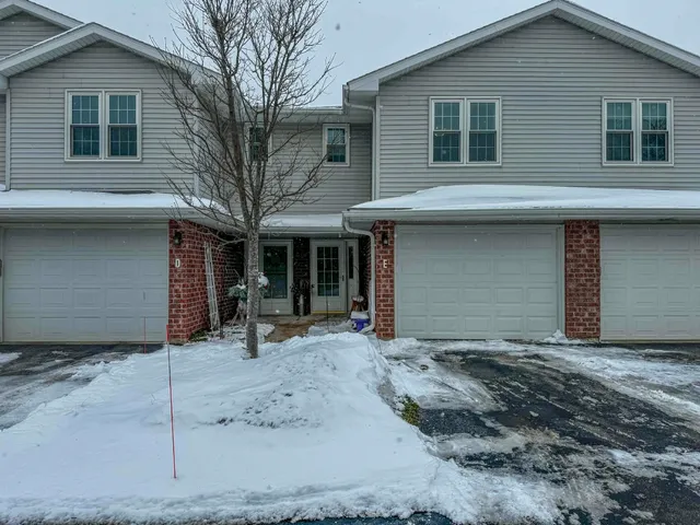 $219,900 | 2575 Telluride Trail, Unit E, Howard, WI 54313