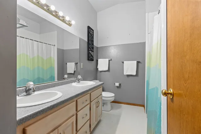 $219,900 | 2575 Telluride Trail, Unit E, Howard, WI 54313