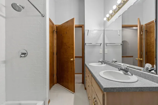 $219,900 | 2575 Telluride Trail, Unit E, Howard, WI 54313