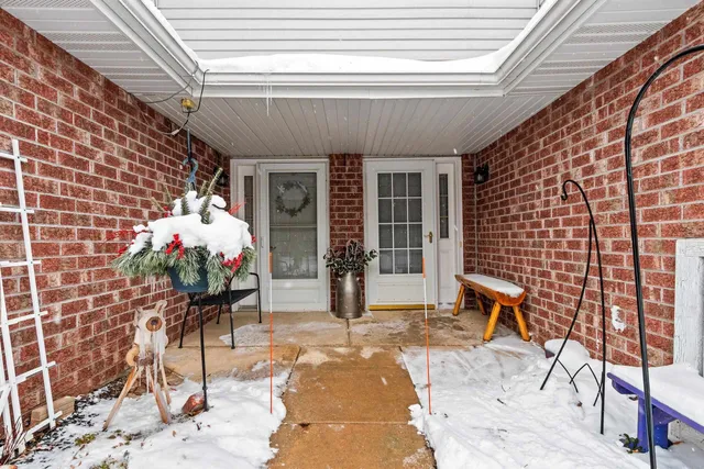 $219,900 | 2575 Telluride Trail, Unit E, Howard, WI 54313