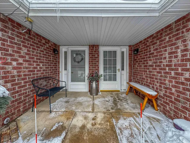 $219,900 | 2575 Telluride Trail, Unit E, Howard, WI 54313