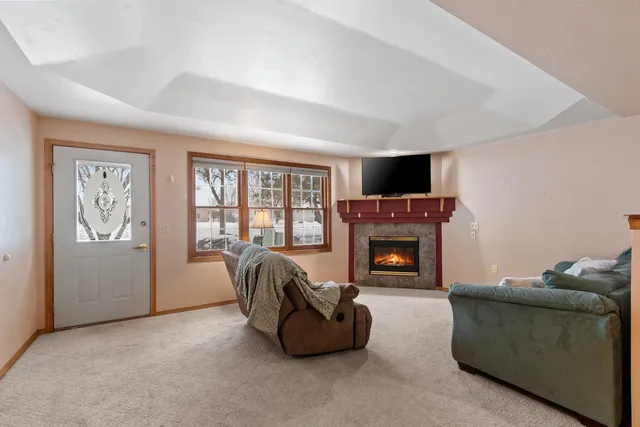 $219,900 | 2575 Telluride Trail, Unit E, Howard, WI 54313