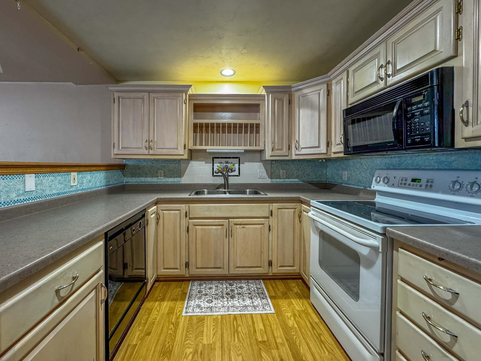 2575 Telluride Trail, Unit E Howard, WI 54313 - Photo 7 of 14