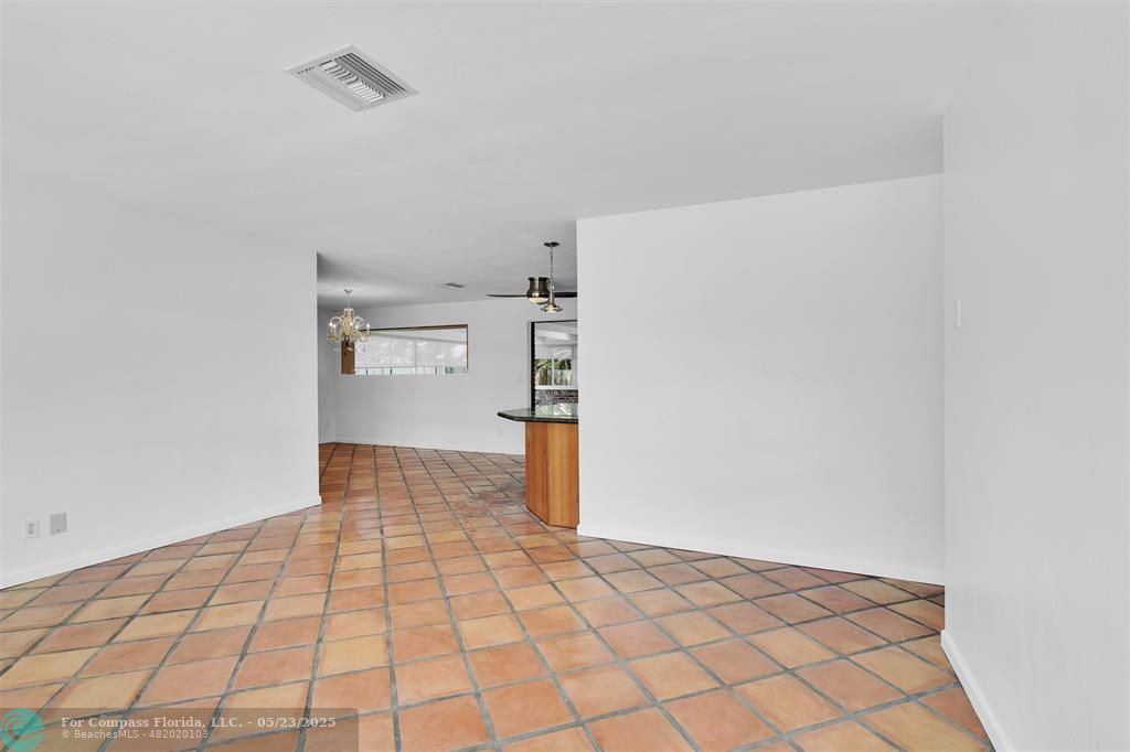 341 Southeast 8th Street Pompano Beach, FL 33060 - Photo 12 of 56