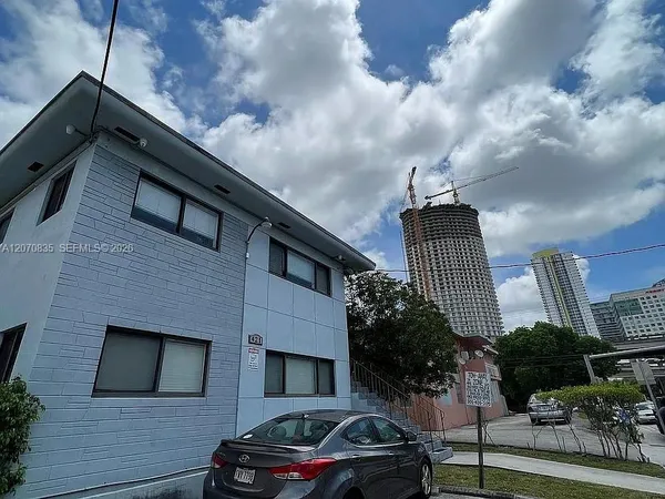 $1,695 | 421 Southwest 6th Street, Unit 7, Miami, FL 33130