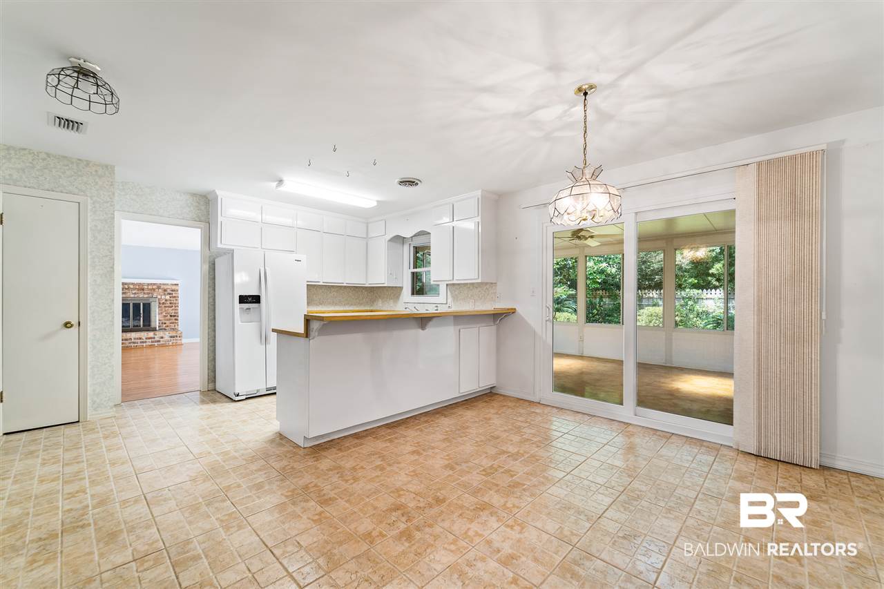 509 Lillian Circle Fairhope, AL 36532 - Photo 4 of 19 Kitchen Area