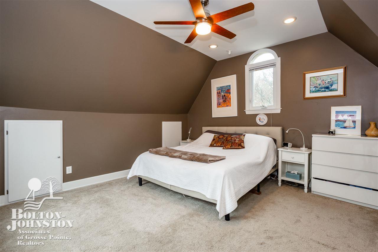 590 Barrington Road Grosse Pointe Park, MI 48230 - Photo 29 of 63