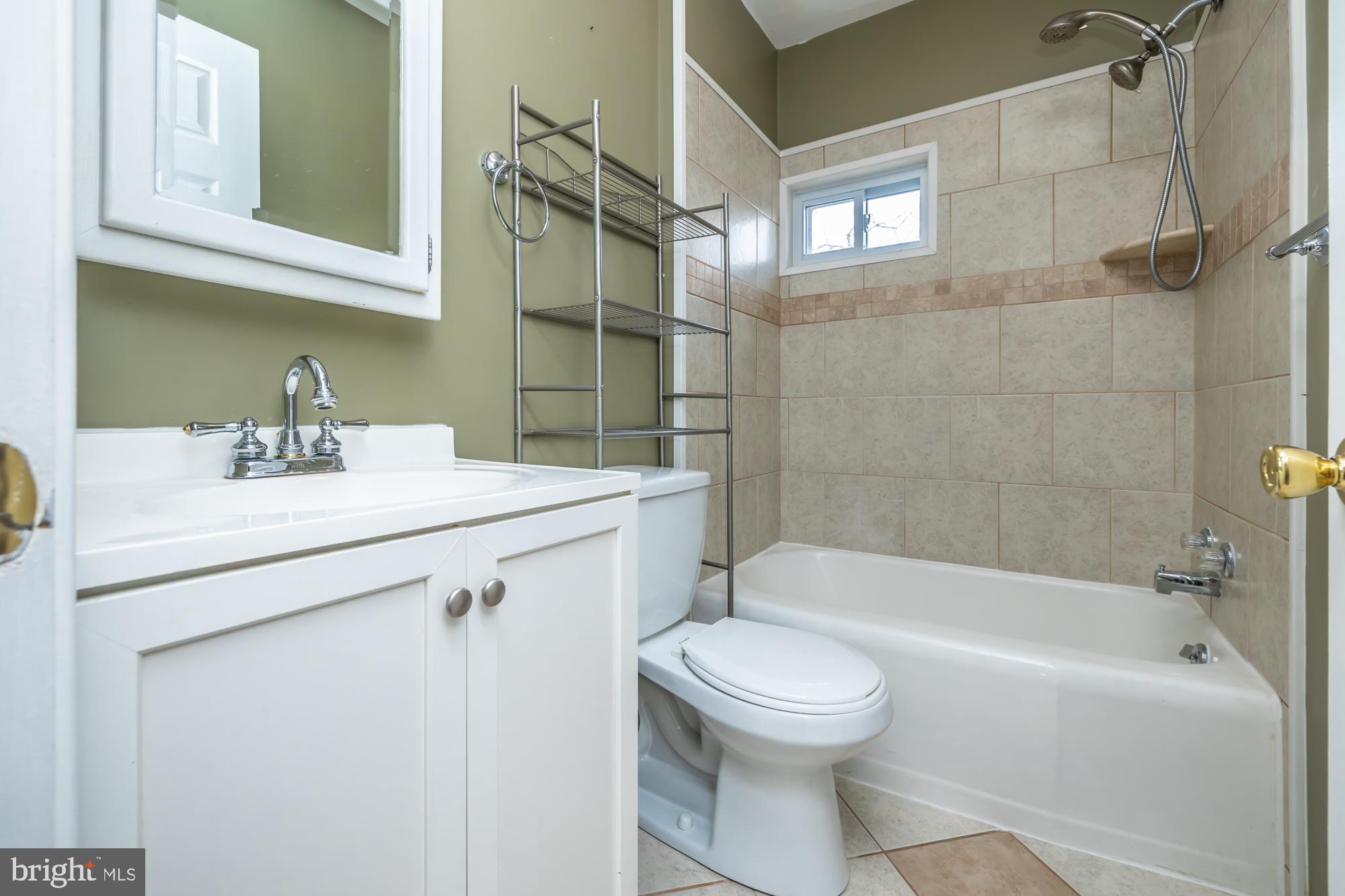 1216 Keystone Road Chester, PA 19013 - Photo 11 of 23 Gallery Image 11