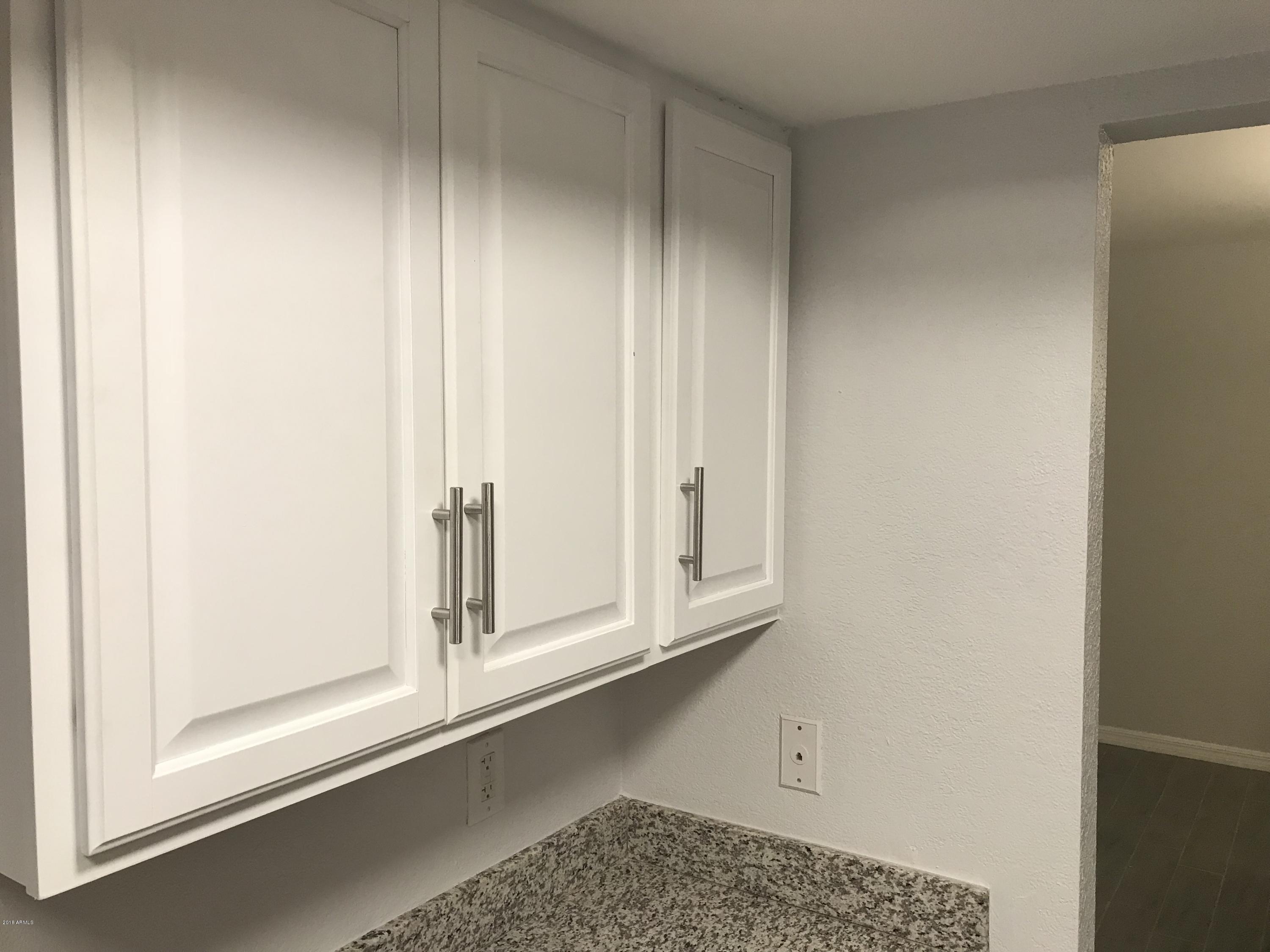 7438 Hum Road, Unit 106 Carefree, AZ 85377 - Photo 16 of 55 Upper Cabinets